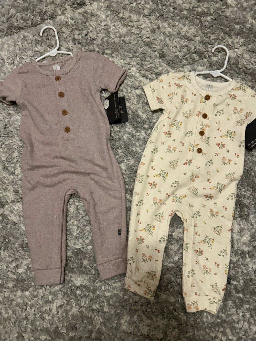 Short-Sleeve Baby One-Piece Bodysuit - Mauve and Cream Floral